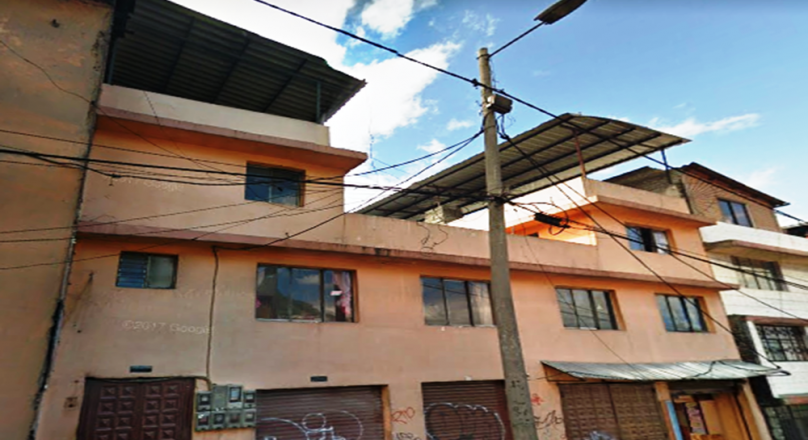 VENDO || Amplio Predio con Casa Rentera. Sur Quito - 2 Puentes