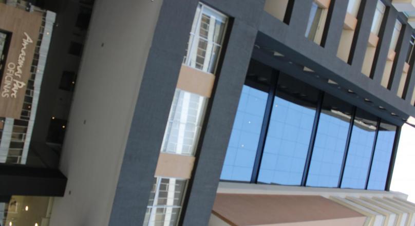 ARRIENDO || Oficina Semi-Amoblada en edificio amazonas park - Centro Sur Quito